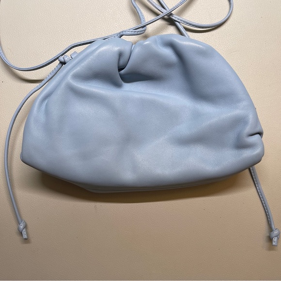 Bottega Veneta Blue Leather Mini shoulder bag The Pouch Bag women - Picture 2 of 9